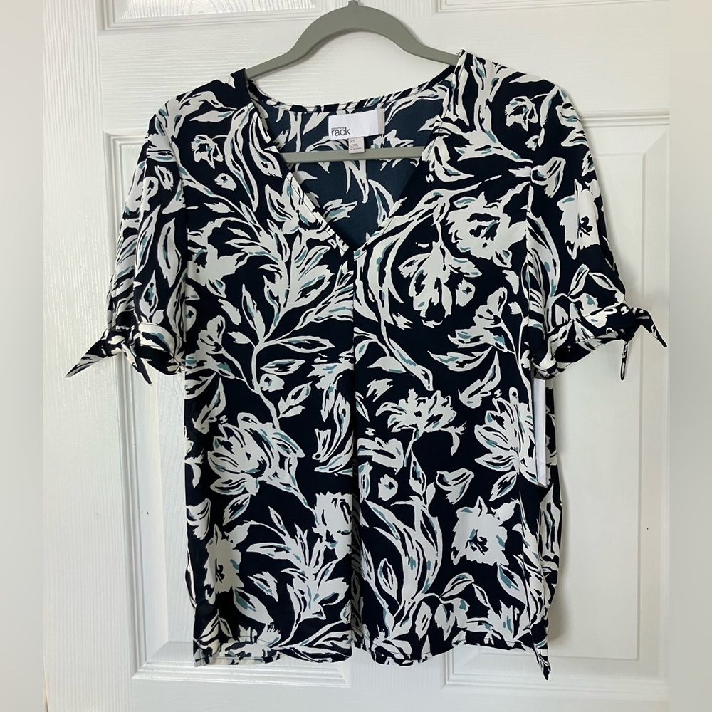Nordstrom White and Blue Tie Front Short Sleeve Blouse